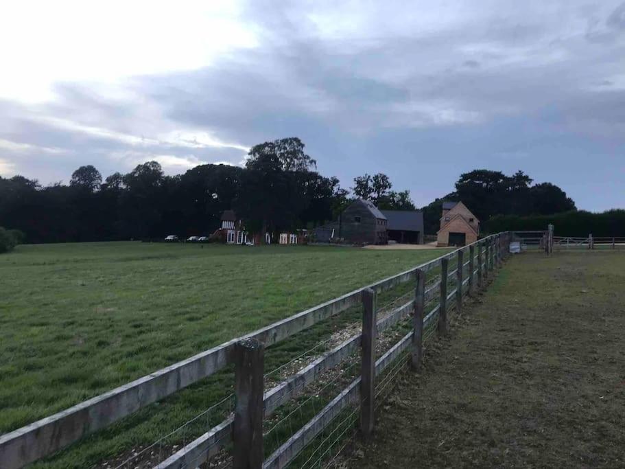 The Old Stables Villa Salisbury Exterior photo